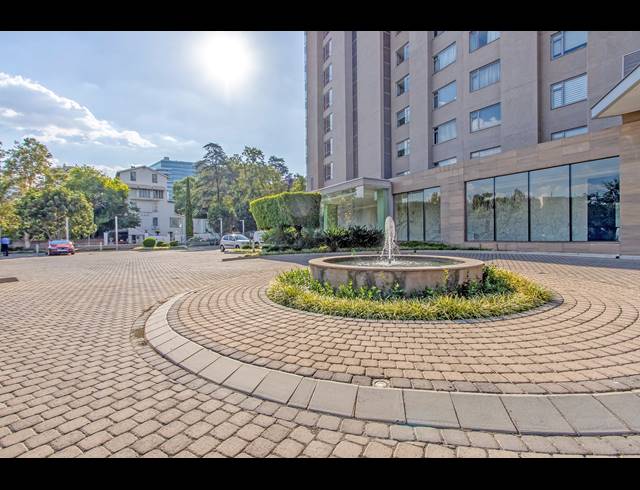 2 BEDROOM APARTMENT FOR SALE IN SANDOWN